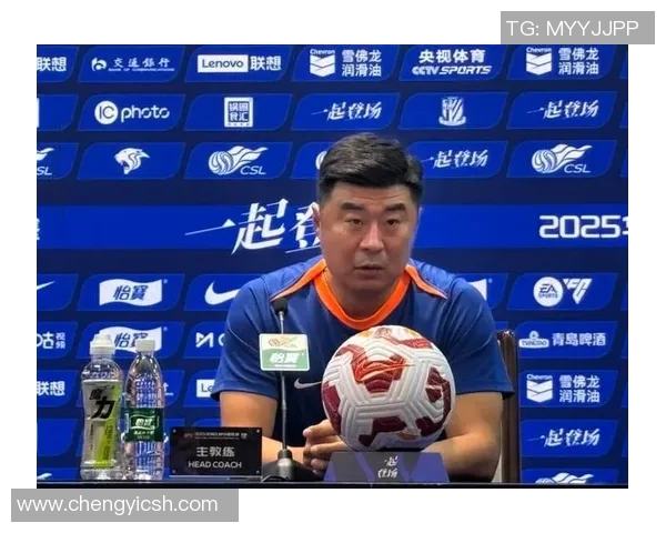 望岳泰山队赛前训练仅22人泽卡克雷桑出战申花形势严峻